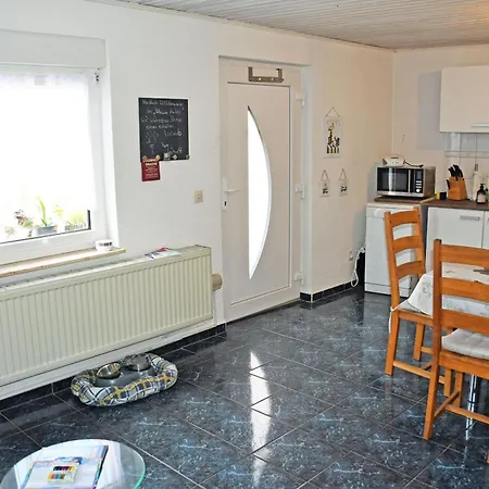 홈스테이 Ferienwohnung Mit Terrasse Und Garten