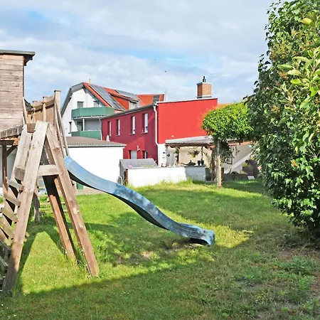 Ferienwohnung Mit Terrasse Und Garten 홈스테이