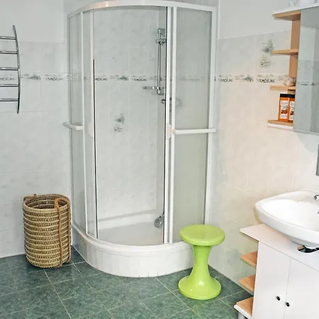 홈스테이 Ferienwohnung Mit Terrasse Und Garten