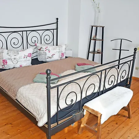 홈스테이 Ferienwohnung Mit Terrasse Und Garten *