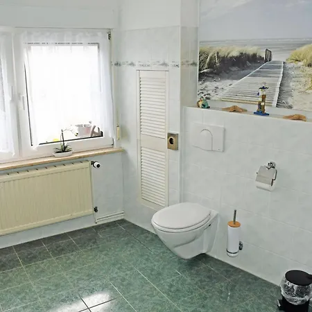 Ferienwohnung Mit Terrasse Und Garten بيرغن أوف روغن