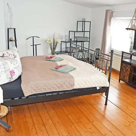 Ferienwohnung Mit Terrasse Und Garten منزل للإقامة