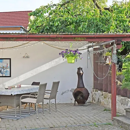 Ferienwohnung Mit Terrasse Und Garten 홈스테이 *